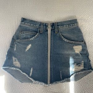 CARMAR: DENIM SKIRT